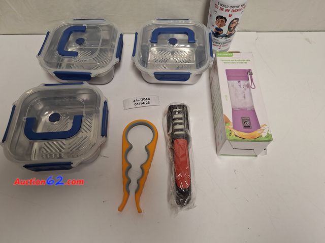 Lot 44-7304b - Lot of miscellaneous items  E-Commerce Return, A basic inspection has been given to this item. Sold AS-IS.