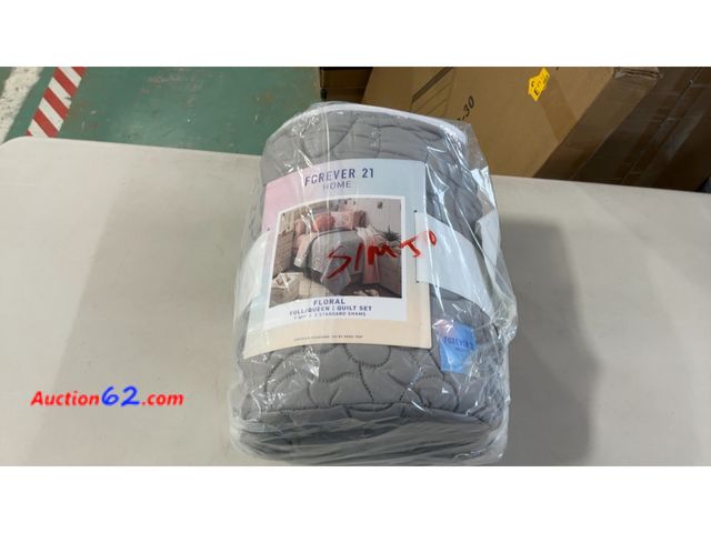 Lot 44-4057w - Forever 21 Home Floral Quilt Set - Full/Queen - Drizzle Gray Not Tested See All Photo's Appears New, A basic inspection has been given to th...
