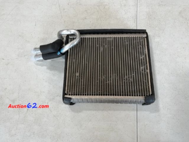 Lot 44-4064p - Automotive AC Evaporator Core - Finned Tube Design, Aluminum E-Commerce Return, A basic inspection has been given to this item. Sold AS-IS.