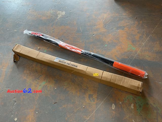 Lot 44-598e - 24FT Window Squeegee Extension Pole See All Photo's Not Tested Appears New, A basic inspection has been given to this item. Sold AS-IS.