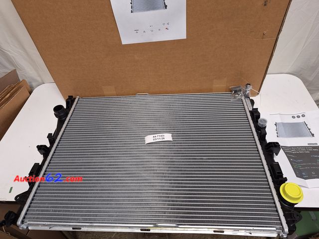Lot 44-7143i - Mercedes-Benz radiator (see pics) Appears New, A basic inspection has been given to this item. Sold AS-IS.