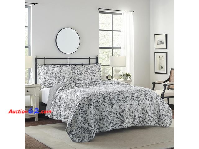 Lot 44-5555w - Laura Ashley - King Quilt Set, Soft Cotton Bedding with Reversible Design, Medium Weight for Year Round Use, 3 Piece Bed Set with Matching P...
