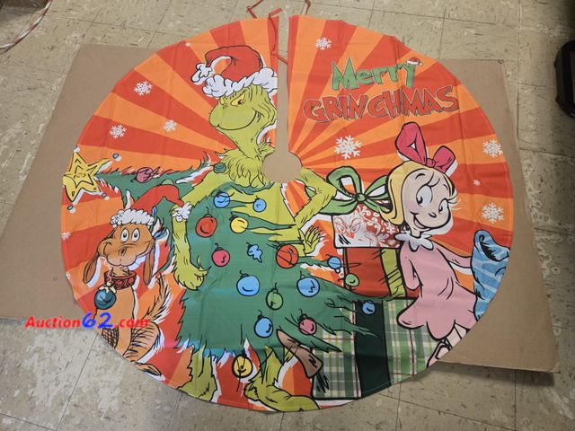 Lot 44-6532t - Grinch Christmas Tree Skirt 48In Appears New, A basic inspection has been given to this item. Sold AS-IS.