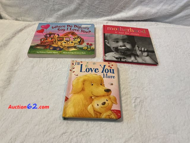 Lot 44-1030m - Lot of (3) children’s books E-Commerce Return, A basic inspection has been given to this item. Sold AS-IS. Used See All Photo's Not Tested