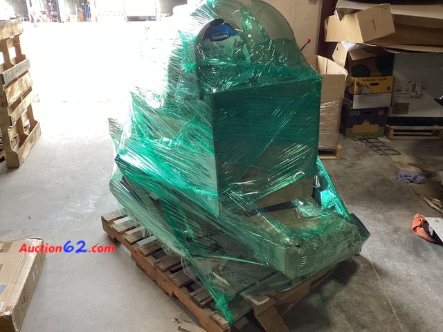 Lot 44-274b - Salvage Pallet  17. Salvage Pallet, contains broken or incomplete items