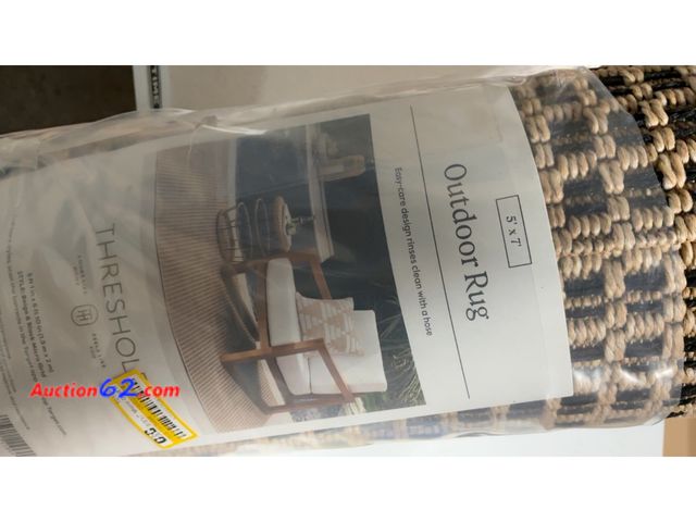 Lot 44-286 - 5'3"x7' Micro Grid Rectangular Woven Indoor Outdoor Area Rug Black/Beige - Threshold™ See All Photo's E-Commerce Return, A basic inspection ...