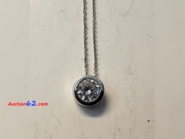 Lot 44-8300k - .925 STERLING SILVER PENDANT WITH A REALLY PRETTY CLEAR STONE AND A .925 STERLING SILVER NECKLACE.-T