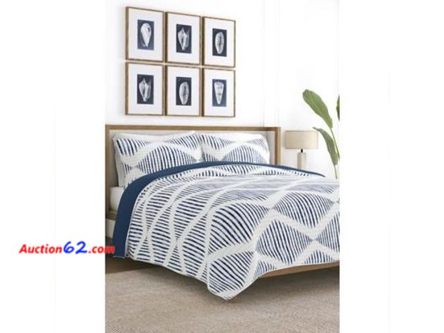 Lot 44-2586w - $94.57 Retail price - All Season 3-Pcs Distressed Diamond Reversible Microfiber Quilt Set with Shams Appears New, A basic inspection has bee...