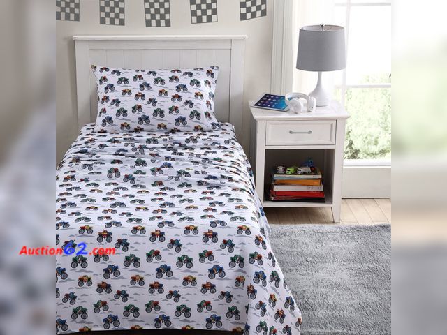 Lot 44-362M - Poppy &amp; Fritz Kids - Full Sheet Set with Elastic Fitted Sheet &amp; Pillowcases See All Photo's Appears New, A basic inspection has been...