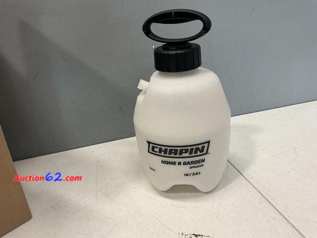 Lot 44-2693f - Chapin Home &amp; Garden Sprayer 10 / 3.8L Appears New, A basic inspection has been given to this item. Sold AS-IS. Not Tested See All Photo...