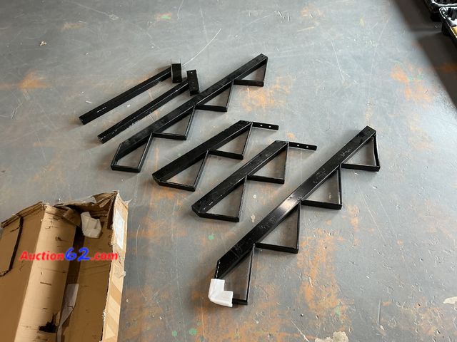 Lot 44-589e - Mix Pack of Black Metal Stair Stringers Brackets for Stairs E-Commerce Return, A basic inspection has been given to this item. Sold AS-IS. S...