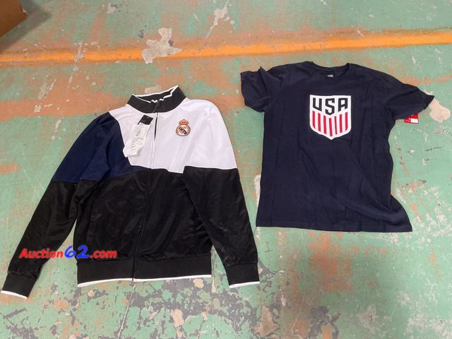 Lot 44-646g - Mix lot of (2) Clothing items E-Commerce Return, A basic inspection has been given to this item. Sold AS-IS. See All Photo's Not Tested