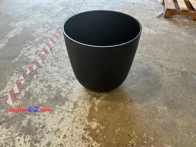 Lot 44-1162p - Self-Watering Plastic Indoor Outdoor Planter Pot - Room Essentials E-Commerce Return, A basic inspection has been given to this item. Sold A...