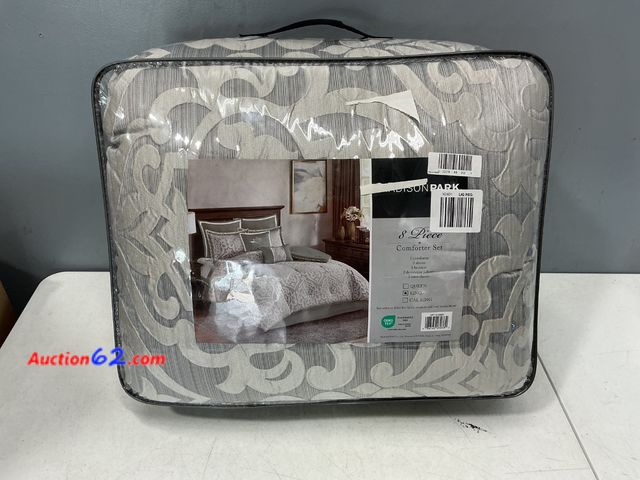 Lot 44-2602m - $115.98 Retail price - Madison Park Odette Cozy Comforter Set Jacquard Damask Medallion Design - Modern All Season, Down Alternative Bedding...