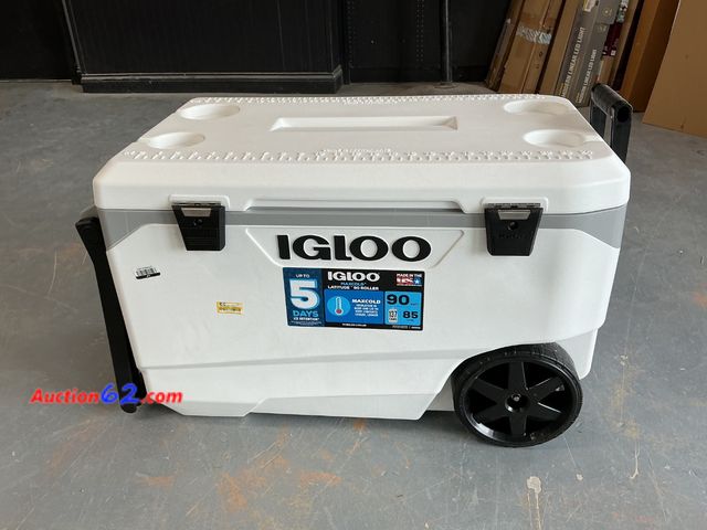 Lot 44-712o - $150 Retail price - Igloo MaxCold Latitude 90 Roller Cooler See All Photo's Not Tested Appears New, A basic inspection has been given to thi...