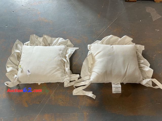 Lot 44-787a - Set of 2 White Ruffled Accent Pillows with Ties See All Photo's Not Tested Appears New, A basic inspection has been given to this item. Sold...