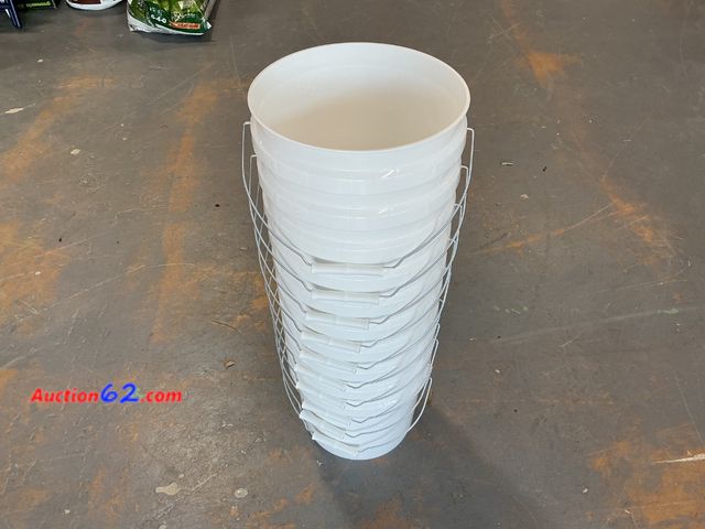 Lot 44-505m - United Solutions 2 Gallon Pail Bucket Lot Quantity 10 Not Tested See All Photo's Appears New, A basic inspection has been given to this item...