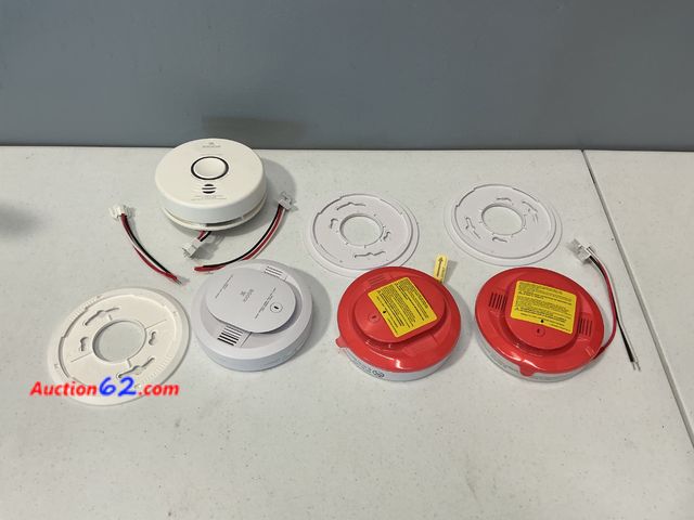 Lot 44-1659 - Kidde Smoke Detector, Assorted Models - Fire Safety, Home Protection Not Tested See All Photo's E-Commerce Return, A basic inspection has be...
