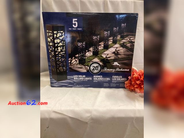 Lot 44-1858i - Tommy Bahama Solar Bollard 20 Lumen Landscape &amp; Walkway Lights, 5 Pieces Not Tested See All Photo's E-Commerce Return, A basic inspectio...