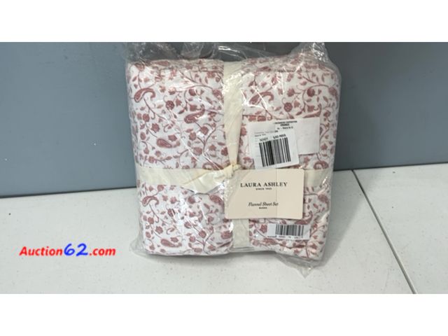 Lot 44-2587w - Laura Ashley Queen Flannel Sheet Set - Red Floral Pattern Appears New, A basic inspection has been given to this item. Sold AS-IS. Not Teste...