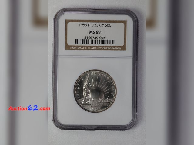 Lot 44-8305h - 1986-D STATUTE OF LIBERTY/ELLIS ISLAND CLAD COMMEMORATIVE HALF DOLLAR GRADED MS 69 (MINT STATE) BY NGC. 1 POINT SHY OF A PERFECT COIN!-NT