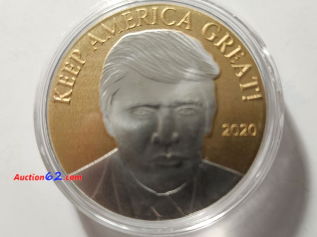 Lot 44-8314o - SILVER PLATED AND GOLD PLATED TRUMP KEEP AMERICA GREAT ROUND WITH THE SEAL OF THE PRESIDENT OF THE UNITED STATES.-T