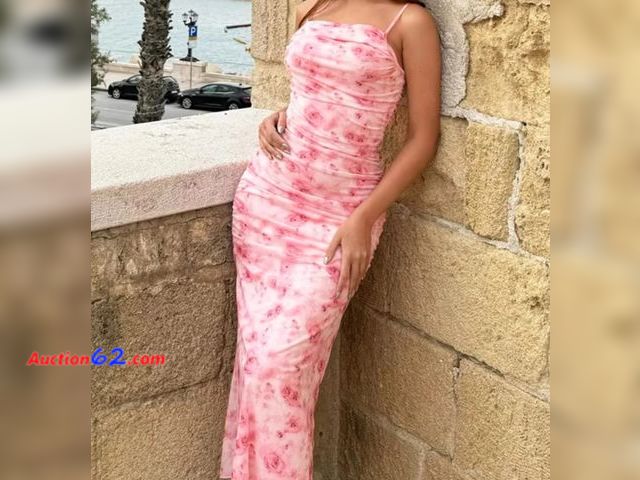 Lot 44-102w - Laurel Floral Maxi Dress- No Size Given Appears New, A basic inspection has been given to this item. Sold AS-IS.