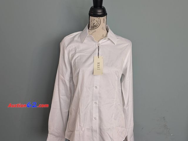 Lot 44-3049g - New Size Medium - J.VER White Long Sleeve Dress Shirt - New with Tags - See Pictures