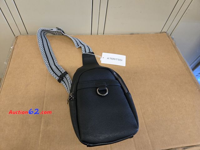 Lot 44-6753b - Ateritssi Crossbody Bag Purse Appears New