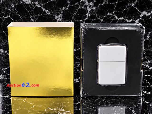 Lot 44-6133m - Stylish Flip Top Lighter, “Knight Lighter”. Appears New, A basic inspection has been given to this item. Sold AS-IS. See All Photo's Not Tes...