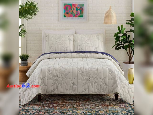 Lot 44-185m - $127.31 Retail price - Justina Blakeney Sun &amp; Moon Quilt Set, King See All Photo's Appears New, A basic inspection has been given to thi...