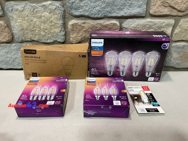 Lot 44-1691f - Consiot, Philips LED Light Bulbs - A19, Dimmable, Soft White See All Photo's Not Tested E-Commerce Return, A basic inspection has been given...