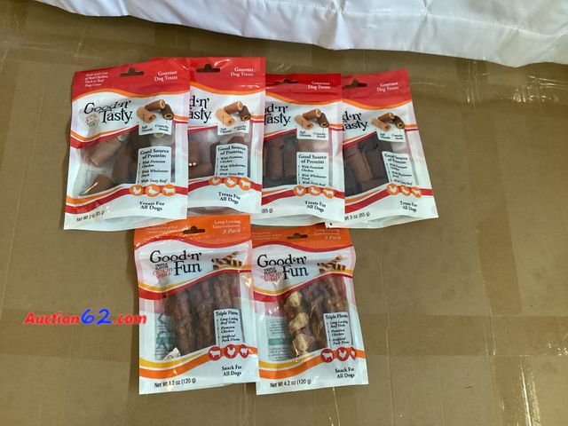 Lot 44-7721j - Lot of (6) bags of assorted dog treats.  Appears New, A basic inspection has been given to this item. Sold AS-IS. See All Photo's