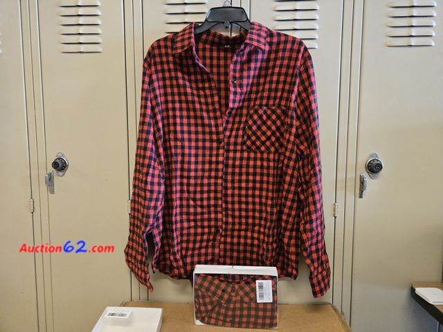 Lot 44-6620w - Lot of 2, Size XL Gleeivy Womens Plaid  Button Down Shirts Oversized Long Sleeve Shirt Loose Fit with Pockets Appears New, A basic inspectio...