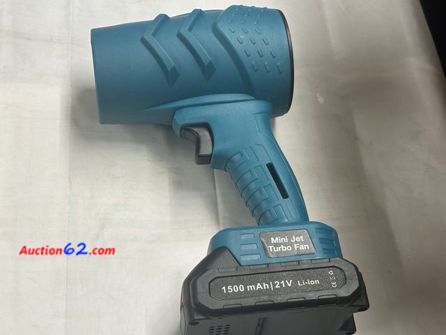 Lot 44-6089a - Mini blower 21v rechargeable battery.  #10004404 opened for photos. Appears New, A basic inspection has been given to this item. Sold AS-IS....