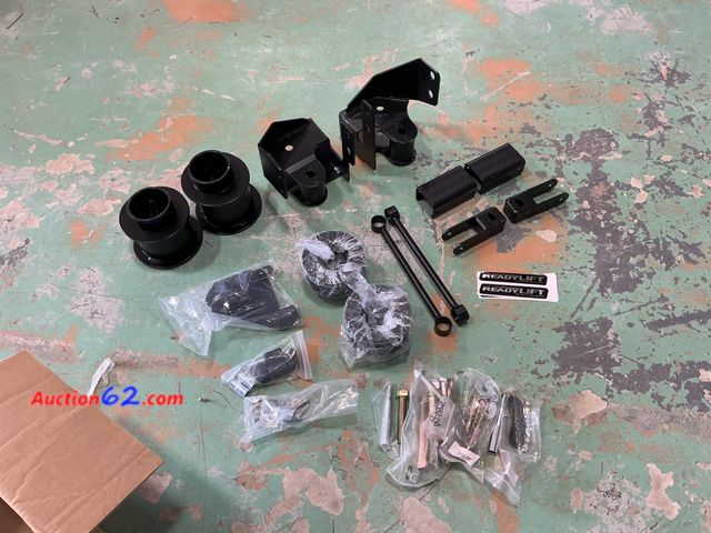 Lot 44-791b - ReadyLIFT for 2014-18 DODGE-RAM 2500/3500 4.5" Front with 2.5" Rear SST Lift Kit Appears New, A basic inspection has been given to this item...