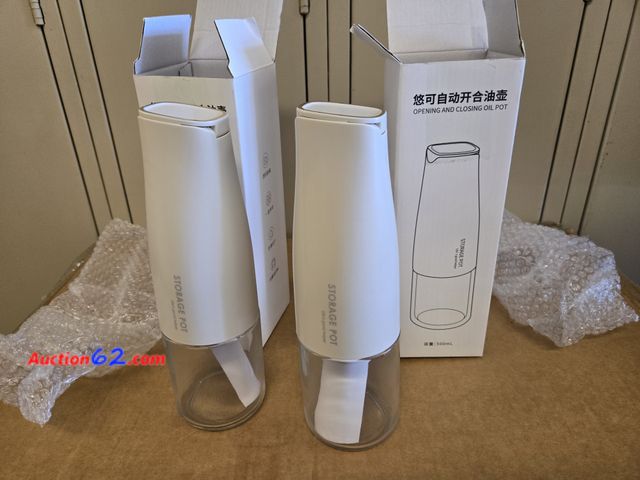 Lot 44-6579g - Lot of 2 MDZF SWEET HOME Auto Flip Olive Oil Dispensers for Kitchen, 500ml /17oz Cooking Glass Oil and Vinegar Dispenser, Beautiful Oil Bott...
