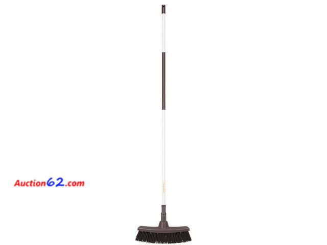 Lot 44-633f - Fiskars Lightweight Outdoor Broom Metal See All Photo's Not Tested Appears New, A basic inspection has been given to this item. Sold AS-IS.