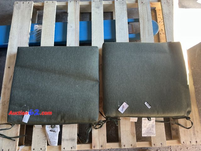 Lot 44-187e - Threshold Outdoor Seat Cushions Green Set of 2 See All Photo's E-Commerce Return, A basic inspection has been given to this item. Sold AS-IS...
