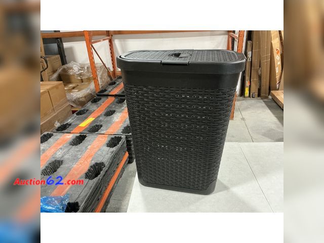 Lot 44-1134i - Mind Reader Slim Laundry Hamper with Lid, 40L Clothes Basket, Premium Wicker Design, Plastic, Black E-Commerce Return, A basic inspection ha...