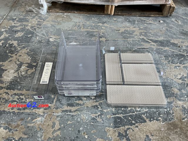 Lot 44-756b - Mix lot of Storage Bins Appears New, A basic inspection has been given to this item. Sold AS-IS. See All Photo's Not Tested