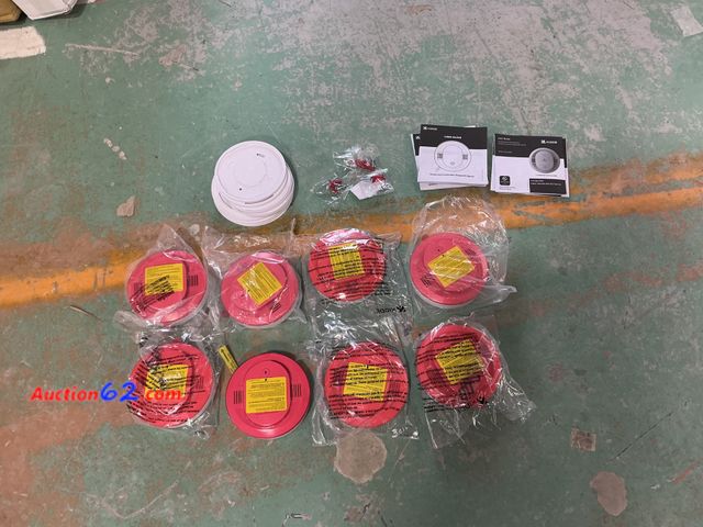 Lot 44-963 - $150 Retail price - KIDDE Smoke and Carbon Monoxide Alarm - User Guides, Mounting Brackets Included Not Tested E-Commerce Return, A basic in...