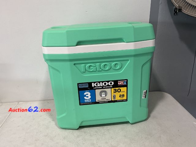 Lot 44-746o - Igloo Latitude 30 Roller Cooler See All Photo's Dirty E-Commerce Return, A basic inspection has been given to this item. Sold AS-IS. Used