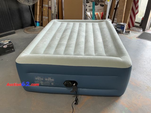 Lot 44-769o - Intex Mid-Rise Queen Airbed See All Photo's Dirty E-Commerce Return, A basic inspection has been given to this item. Sold AS-IS. Powers on, ...