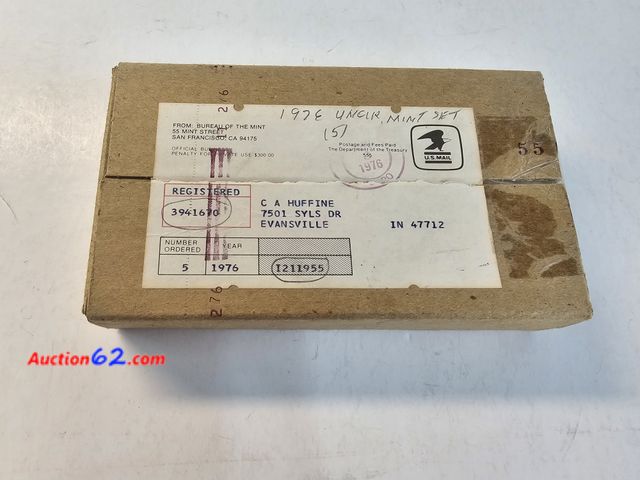 Lot 44-8307x - ORIGINAL U.S. MINT MAILER BOX OF FIVE (5) 1976 MINT SETS! THEY WILL BE VERY FRESH.