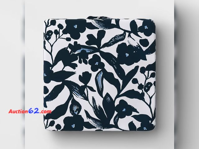 Lot 44-221p - Retail of $30- 20"x20" Outdoor Deep Seat Cushion - Room Essentials™ Appears New, A basic inspection has been given to this item. Sold AS-IS.