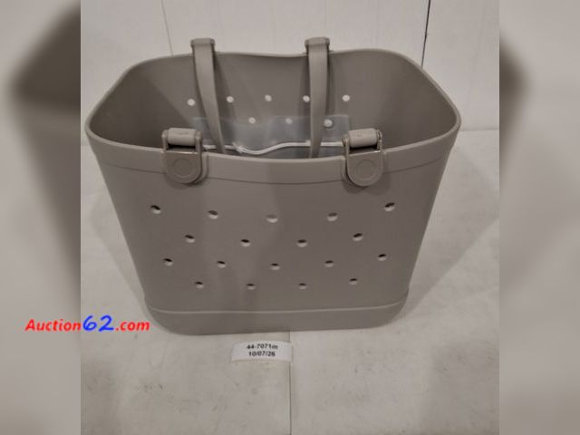 Lot 44-7071m - Simple modern waterproof rubber beach bag, extra large, gray E-Commerce Return, A basic inspection has been given to this item. Sold AS-IS.