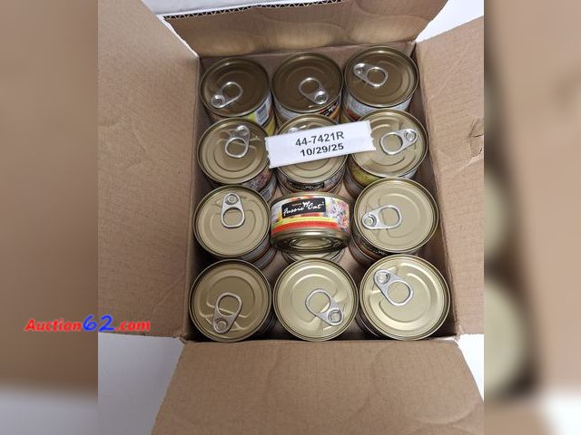Lot 44-7421r - Fussie Cat Premium Tuna with chicken liver formula in aspic 2.83 oz., pack of 24   Appears New, A basic inspection has been given to this it...