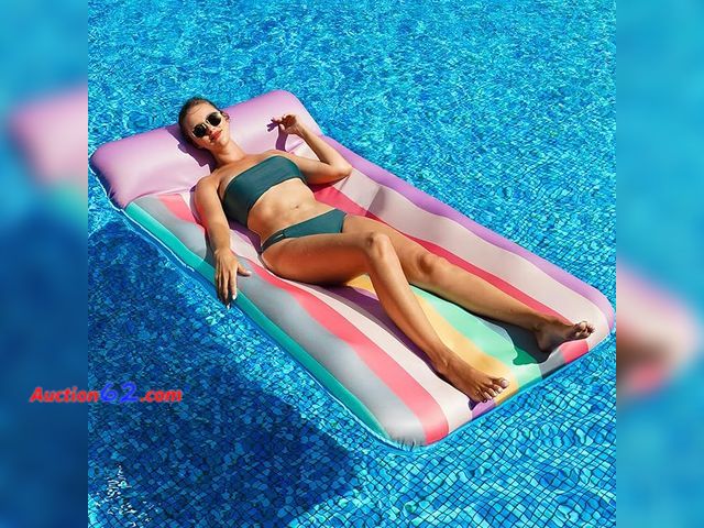 Lot 44-108g - PARENTSWELL Oversized Float 72" x 38", X-Large  E-Commerce Return, A basic inspection has been given to this item. Sold AS-IS.