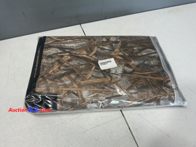 Lot 44-2822e - Camouflage Blind Material Appears New, A basic inspection has been given to this item. Sold AS-IS. Not Tested See All Photo's